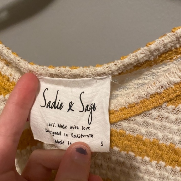 Sadie & Sage boutique stripped long sleeve! - Picture 2 of 2